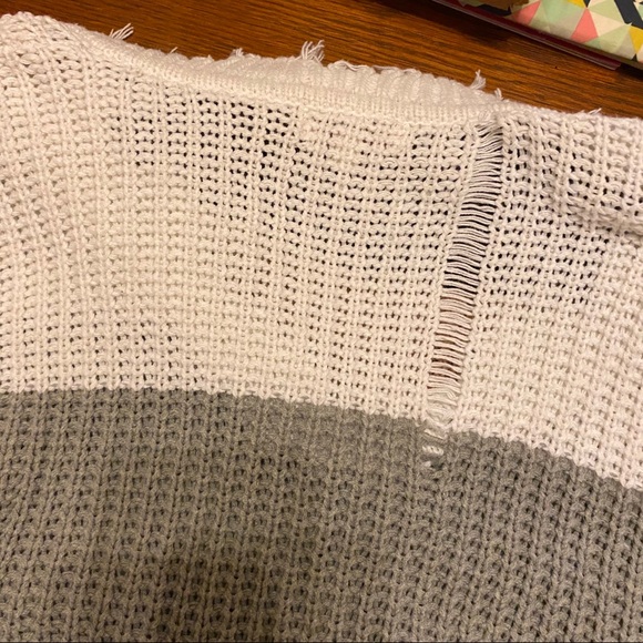 Andree by Unit ColorBlock Neutral Distress Sweater - Picture 13 of 16